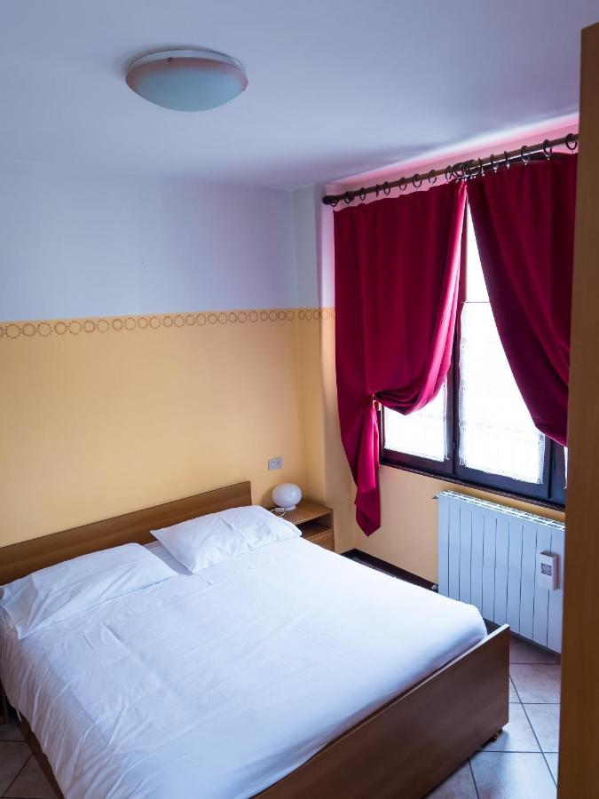 El Rocol Aparthotel Vezza dʼOglio Екстериор снимка