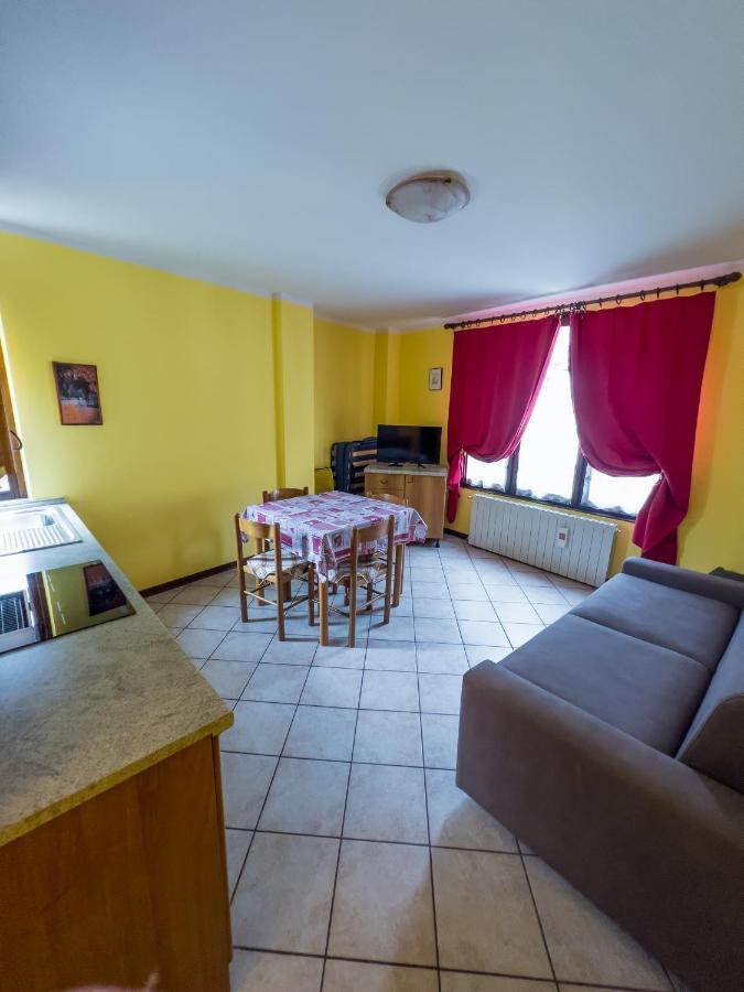 El Rocol Aparthotel Vezza dʼOglio Екстериор снимка