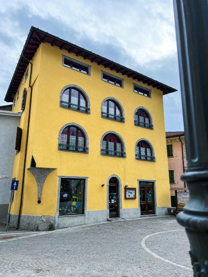 El Rocol Aparthotel Vezza dʼOglio Екстериор снимка