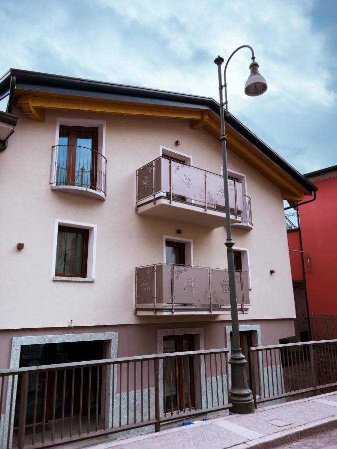 El Rocol Aparthotel Vezza dʼOglio Екстериор снимка